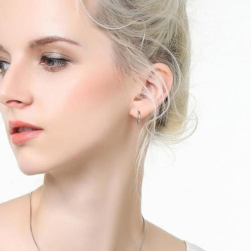 1pc%20and%202pcs%20G23%20Titanium%20Hypoallergenic%20Hoop%20Earrings%20-%20Unisex,%20Small%20Folding%20Design%20for%20Cartilage%20&%20Helix%20Piercings%20-%20Image%205