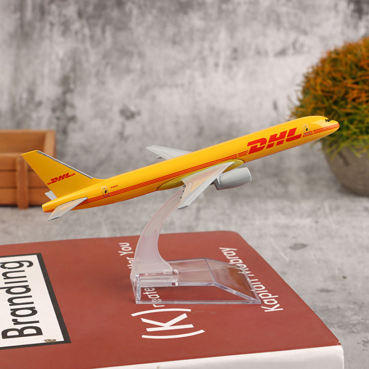16CM Scale 1:400 Metal Airplane Replica DHL Alloy Airplane Model Yellow Freight Machine Diecast Aircraft Aviation Collectibles YUEYING