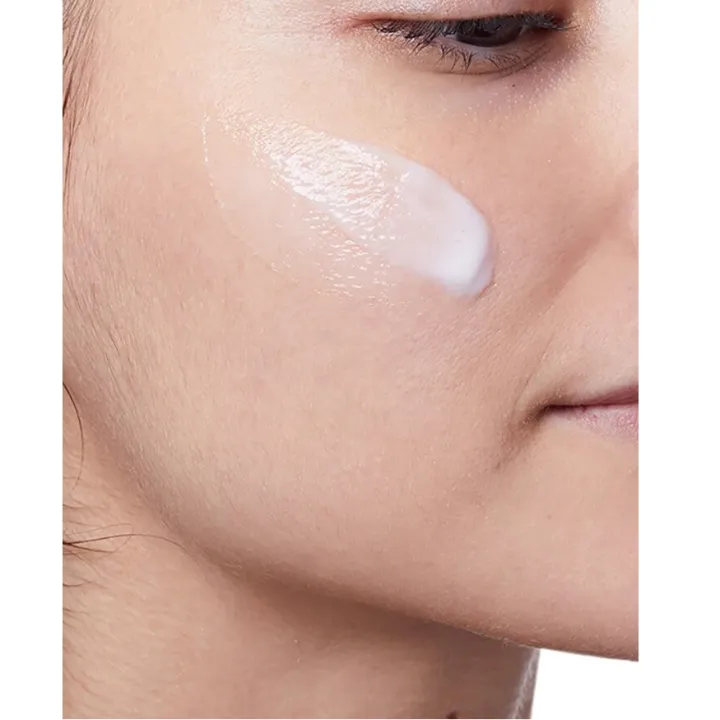 CeraVe%20Daily%20Moisturizing%20Lotion%20For%20Normal%20To%20Dry%20Skin%2087ml%20-%20Image%204