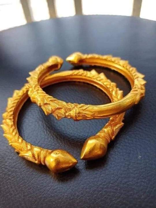 Gold Plated  Panchadhatu 2 Piece Nepali Kade Chura Bangles Bala For Women