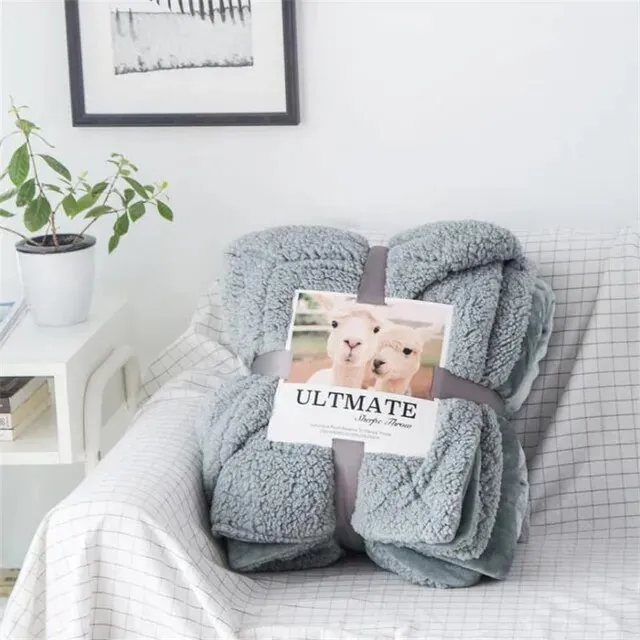 Premium%20Luxury%20Ultimate%20Super%20Soft%20Reverse%20Sherpa%20Throw%20Blanket%20-%20King%20Size%20(Random%20Colours)%20-%20Image%202