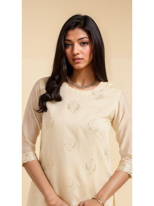 Kiva%20Chanderi%20Embroidered%20Calf%20Length%20Straight%20Kurtha%20Suruwal%20for%20Women%20-%20Image%202