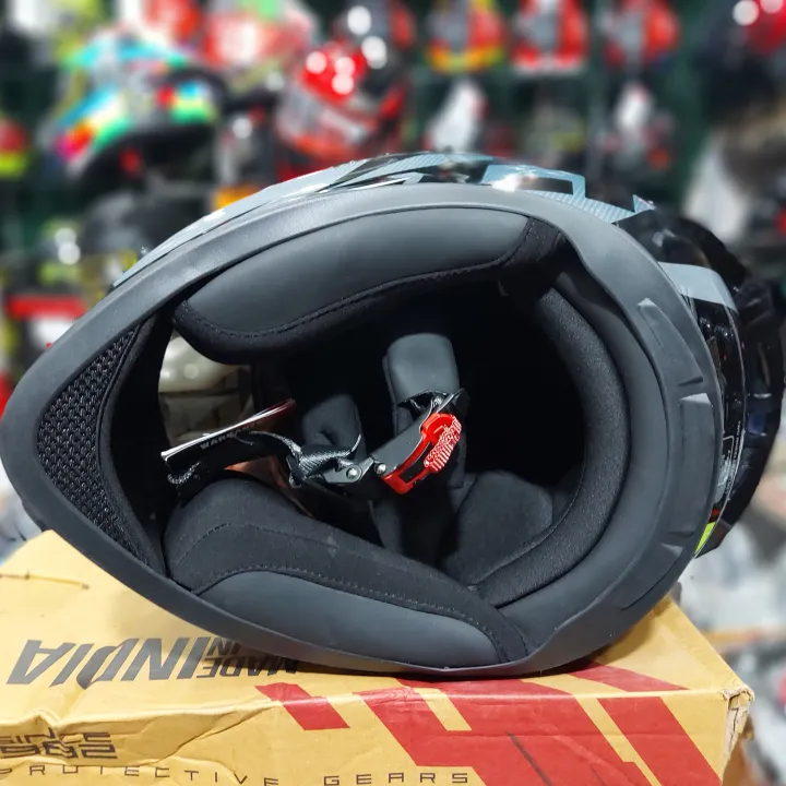 Vega%20Bolt%20Glossy%20Black%20Full%20Face%20Helmet%20%7C%20VEGA%20DOT%20&%20ISI%20Certified%20ABS%20Material%20Aerodynamic%20Design%20Head%20Protection%20Wear%20-%20Image%206