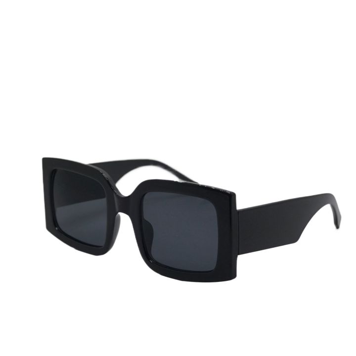 Peter%20Dreamer%20New%20Oversized%20Square%20Black%20Sunglasses%20with%20Thick%20Frame%20for%20Women%20-%20Trendy%20Korean%20Eyewear%20-%20Image%203