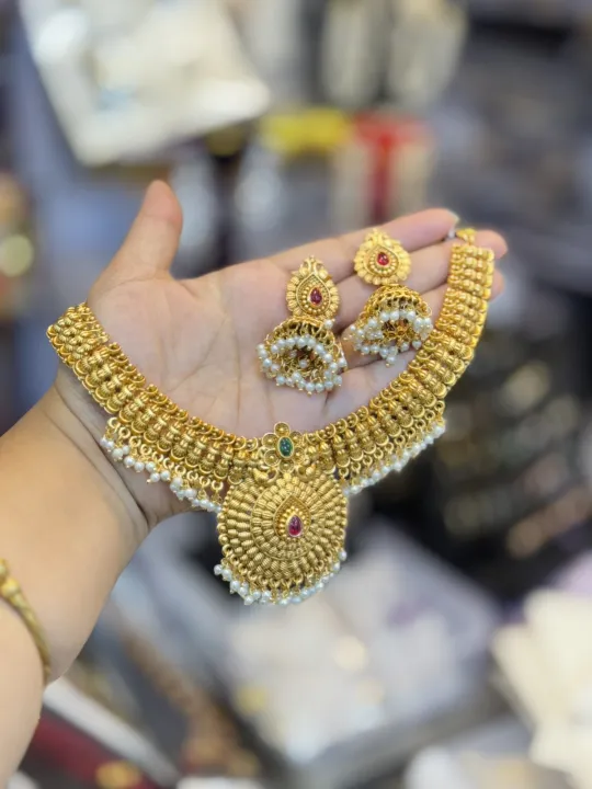 Brash%20Temple%20Jewellery%20Set%20For%20Women%20-%20Image%203