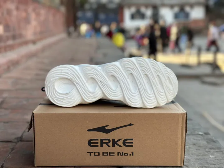 ERKE%20Training%20Shoes%20For%20Men%20All%20Season%20Mesh%20Phylon%20Sport%20Style%20Black%20Red%20Sneakers%2011120214440-001%20-%20Image%203