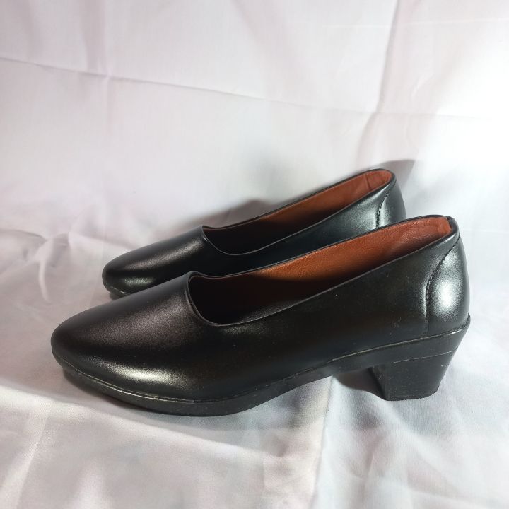 Black%20Leather%20Close%20Shoes%20For%20Women%20-%20Image%205