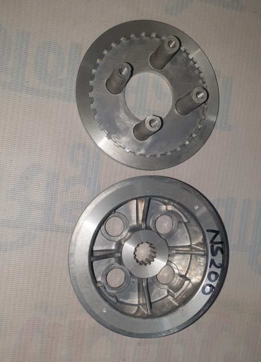 Clutch Male And Female Bajaj Pulsar NS200