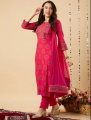Women Cotton Blend Kurta Pant Dupatta Set. 
