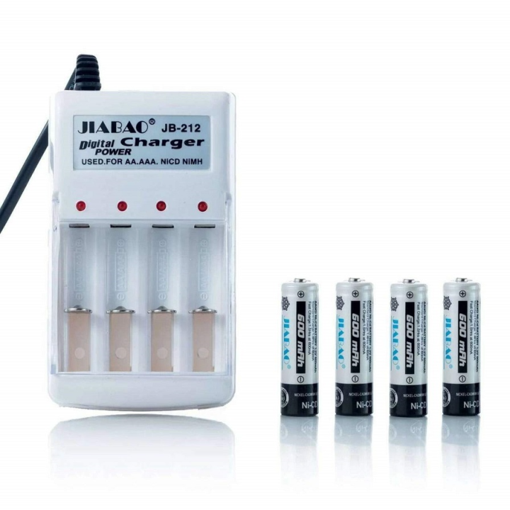 Jiabao%20JB-212%20AA/AAA%20Battery%20Charger%20%E2%80%93%20LED%20Digital%20Charger%20with%204%20Rechargeable%20Batteries%20-%20Image%208