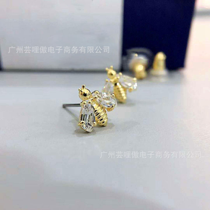 %E3%80%90Top%20Picks%E3%80%91Shi%20Jia%201:1%20Original%20Template%20Golden%20Hornet%20Simple%20Ear%20Studs%20Female%20Swarovski%20Crystal%20Earrings%20Female%20-%20Image%202