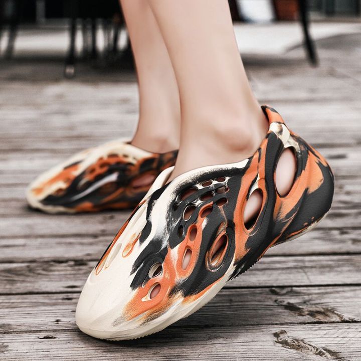 Shark%20Yeezy%20foam%20Runner%20Slides%20For%20Men%20-%20Image%202