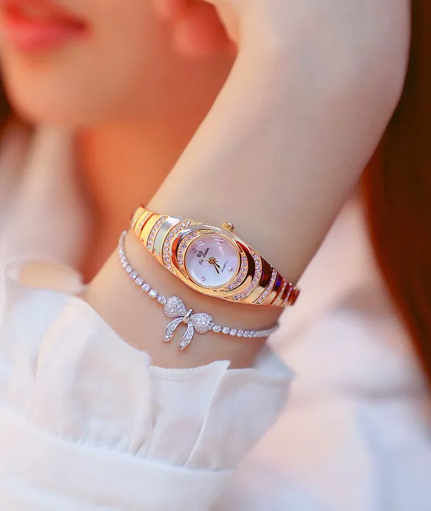 UTHAI%202024%20New%20Female%20Diamond%20Snake%20Bracelet%20Wristwatches%20Women's%20Personalized%20Fashion%20Quartz%20Opening%20Clock%20Watch%20-%20Image%205