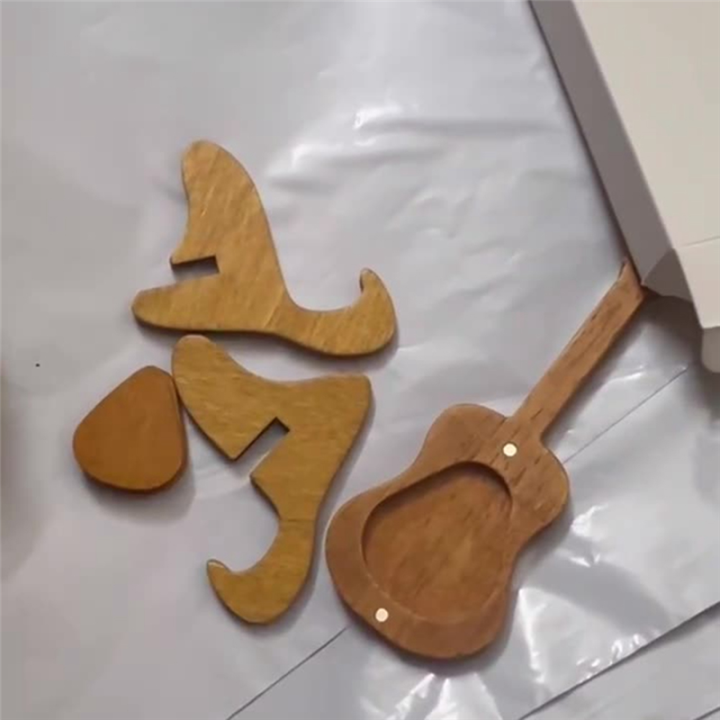 (GGBR)%20Wooden%20Portable%20Guitar%20Pick%20Display%20Box%20with%20Stand%20Storage%20Box,%20Guitarist%20Music%20Gift%20-%20Image%204