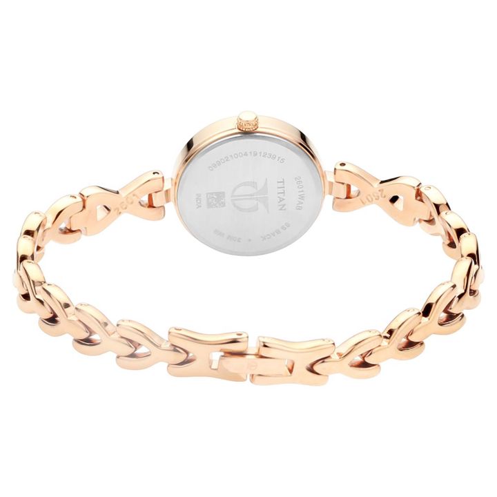Titan%20%20%20Karishma%20Analog%20Silver%20Dial%20Women's%20Watch-2601Wm01%20-%20Image%204