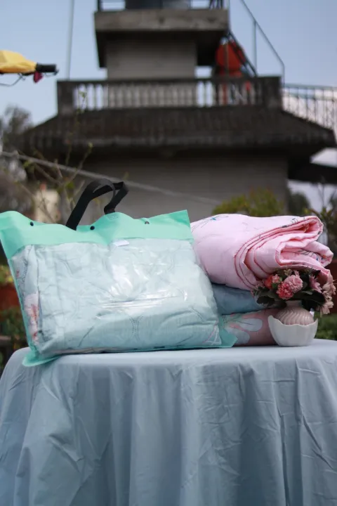 Light%20Weight%20Premium%20Double%20Bed%20%20Soft%20Breathable%20Summer%20Comforter%20Quilt%20-%20Image%202