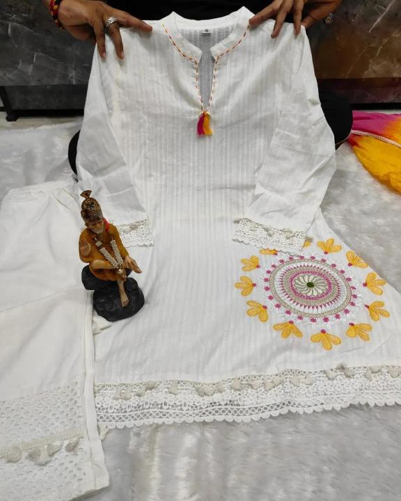 Women%E2%80%99s%20Pure%20Cotton%20Schiffli%20&%20Lino%20Kurti%20Pant%20with%20Lahariya%20Dupatta%20Set%20By%20Sapnaaz%20Fashion%20-%20Image%209