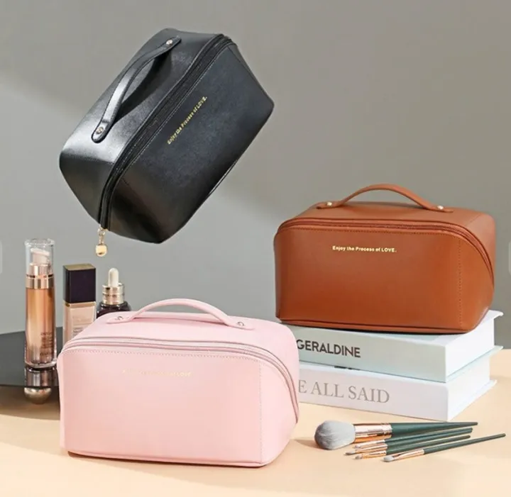 Travel%20PU%20Leather%20Cosmetic%20Makeup%20Bag%20and%20Makeup%20Organizer%20Side%20Zipper%20Pouch%20Travel%20Toiletry%20Kit%20-%20Image%205