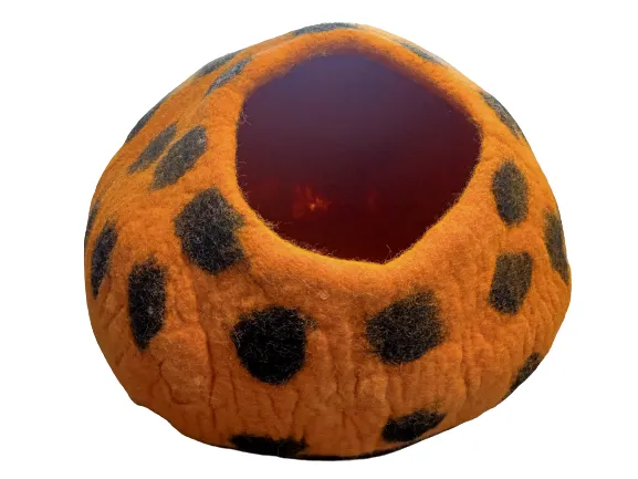 Yellow%20Color%20HandFelted%20Eco-Friendly%20Felt%20Cat%20House%20-%20Image%203