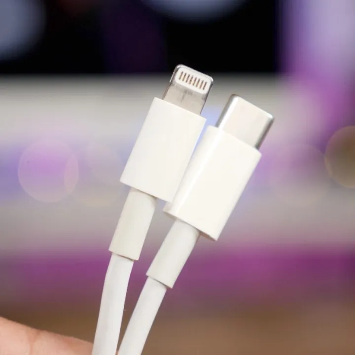 USB%20-%20C%20To%20Lighting%20Cable%20(1M)%20-%20Image%203