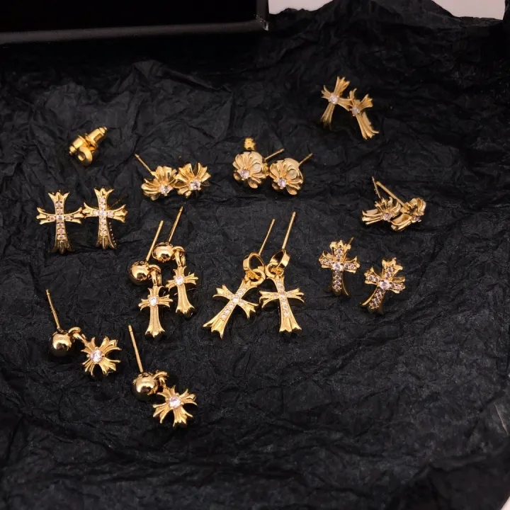 Trendy%20brand%20CH%20Croling%20old-fashioned%20vintage%20Thai%20silver%20with%20diamond%20cross%20flower%20Scout%20flower%20stud%20earrings%20collection%20of%20men%20and%20women%20925%20silver%20needles%20-%20Image%203