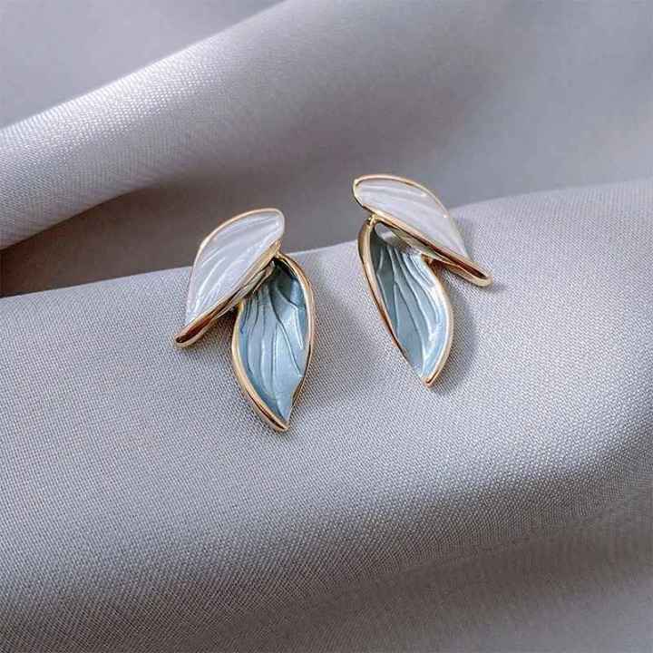 Leaf%20Pendant%20Earrings%20for%20Women,%20Blue%20and%20White,%20Adorable%20Jewelry,%20Trendy,%20Summer,%20Fresh,%20New%20Collection,%202025%20-%20Image%204