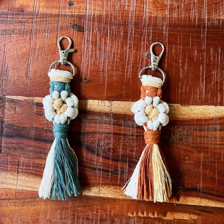 Alloy%20Flower%20Keychain%20Boho%206%20Colors%20Cotton%20Rope%20Hand%20Woven%20Lanyard%20%20%20Pendant%20for%20Summer%20Festivals%20Beach%20Vacations%20Daily%20Accessorizing%20Gift%20For%20Friends%20-%20Image%204