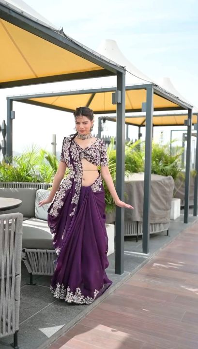 Stunning%20Designer%20Jimmy%20Choo%20Saree%20with%20Thread%20&%20Sequence%20Work%20By%20Sapnaaz%20Fashion%20-%20Image%205