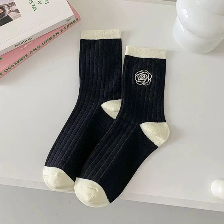 HOT%20Sweet%20Lolita%20Flower%20Cotton%20Socks%20Japanese%20Camellia%20Rose%20Socks%20Women%20Girls%20Students%20Ins%20Skirt%20Matching%20Black%20White%20Mid-tube%20Sock%20-%20Image%208