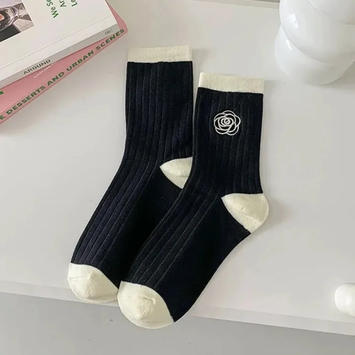 HOT%20Sweet%20Lolita%20Flower%20Cotton%20Socks%20Japanese%20Camellia%20Rose%20Socks%20Women%20Girls%20Students%20Ins%20Skirt%20Matching%20Black%20White%20Mid-tube%20Sock%20-%20Image%208
