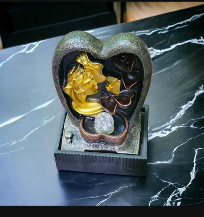 Lovely%20Face%20Couple%20Kissing%20Water%20Fountain%20-%20Image%203