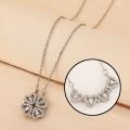 Accessories Point Golden Creative Four-Leaf Magnetic Folding Heart-Shaped Clover Necklace. 