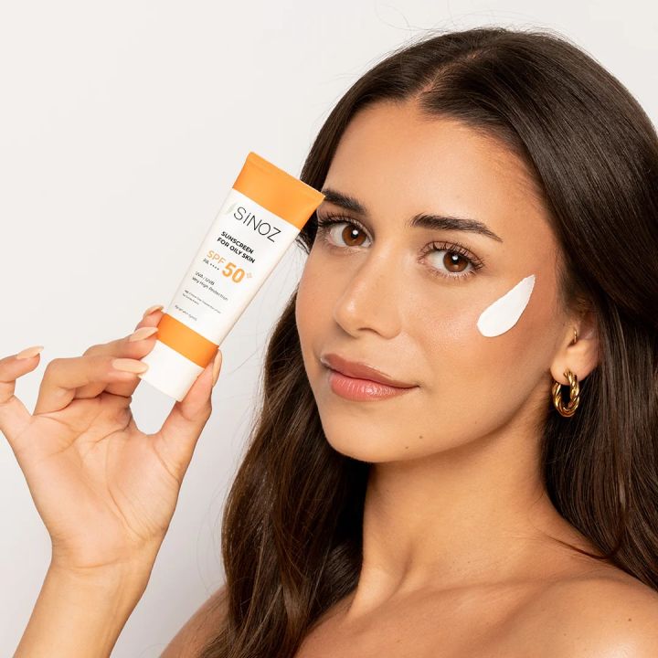 SiNOZ%20Sunscreen%20for%20Oily%20Skin%2050ml%20%7C%20SPF%2050+%20%7C%20UVA%20/%20UVB%20Very%20High%20Protection%20%7C%20Treats%20hyperpigmentation%20,%20Minimizes%20dark%20spots%20-%20Image%206