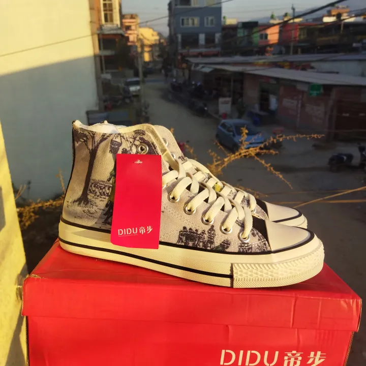 All%20Star%20High%20Top%20Canvas%20Sneakers%20-%20Image%204