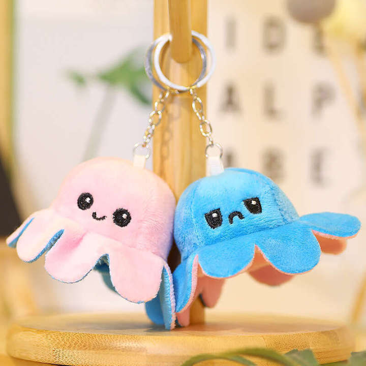 Reversible%20Pendant%20Emotion%20Double-Sided%20Flip%20Squid%20Face-Changing%20Small%20Doll%20Octopus%20Plush%20Toy%20-%20Image%203