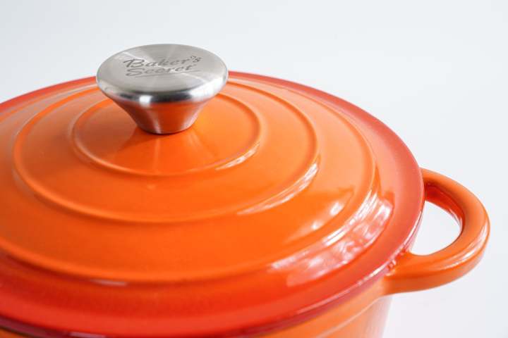 Bakers%20Secret%20Double%20Enameled%20Cast%20Iron%20Cooking%20Pot%202L%20Orange%20-%20Image%205