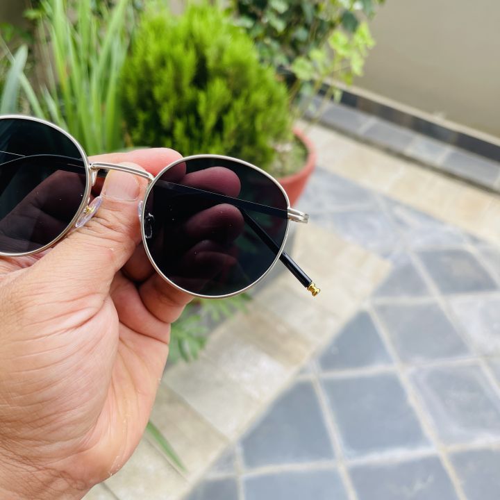 Elegant%20Silver%20Frame%20Round%20Sunglasses%20with%20Black%20Lens%20for%20Men%20-%20New%20Fashion%20Eyewear%20-%20Image%206