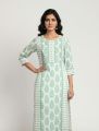 Ramal Women Floral Printed Woollen Kurta Set For Women. 