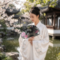 Portable Retro Japanese Shell Folding Fan Flower Pattern Shell Shape Chinese Style Fan Wooden Handle Delicate Handheld Fan Photo Props. 