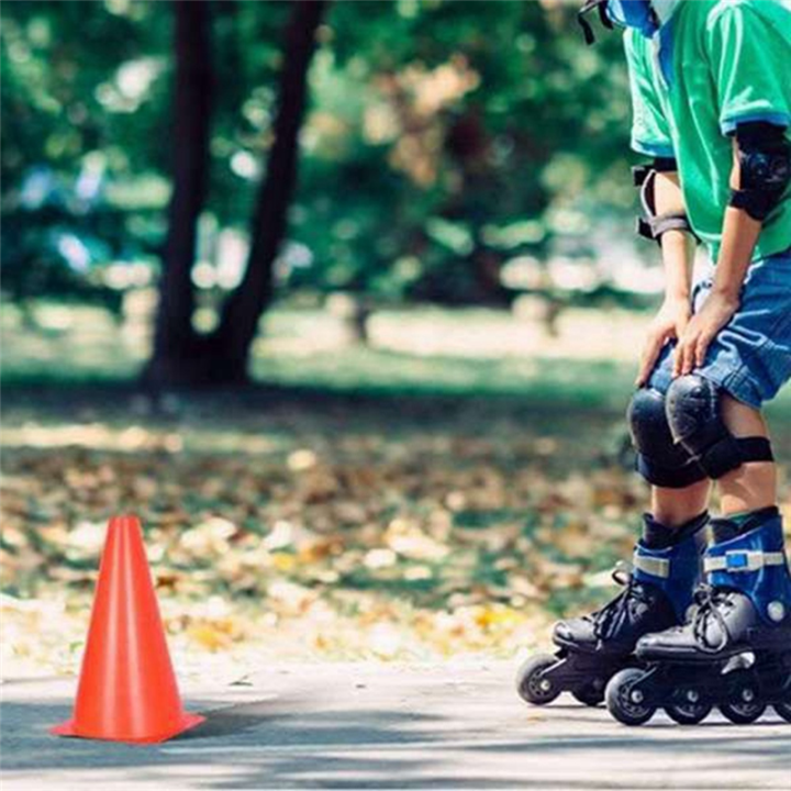 15pcs%209%20Inch%20Sports%20Cones,%20Soccer%20Training%20Cones%20Plastic%20Cones%20for%20Soccer%20Basketball%20Training%20Indoor%20Outdoor%20Activities%20-%20Image%207