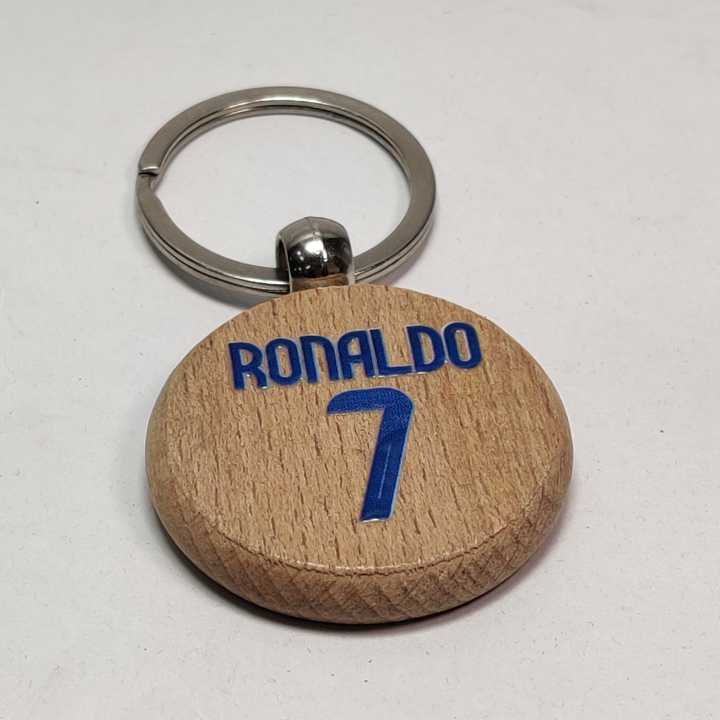 Ronaldo%207%20Printed%20Al%20Nassr%20Wooden%20Keyring%20-%20Image%202