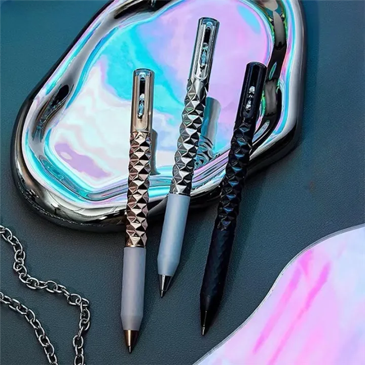 ARELENE%20Geometric%20Metal%20Crinkle%20Pen%20Fidget,%20Stress%20Relief%20Metal%20Shape%20Shifting%20Switchpen,%200.5mm%20Retractable%20Gel%20Pen,%20Black%20-%20Image%207