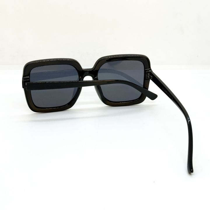 Korean%20Fashion%20UV%20Resistant%20Large%20Frame%20Sunglasses%20for%20Women%20Advanced%20Accessories%20Ins%20-%20Image%203