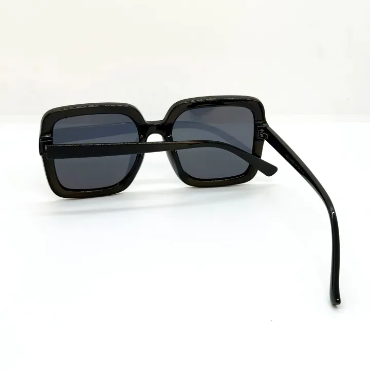Korean%20Fashion%20UV%20Resistant%20Large%20Frame%20Sunglasses%20for%20Women%20Advanced%20Accessories%20Ins%20-%20Image%203
