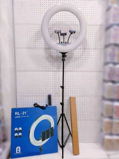 Ring%20Light%20with%207%20Fit%20Tripod%20RL-21%20-%20Image%203