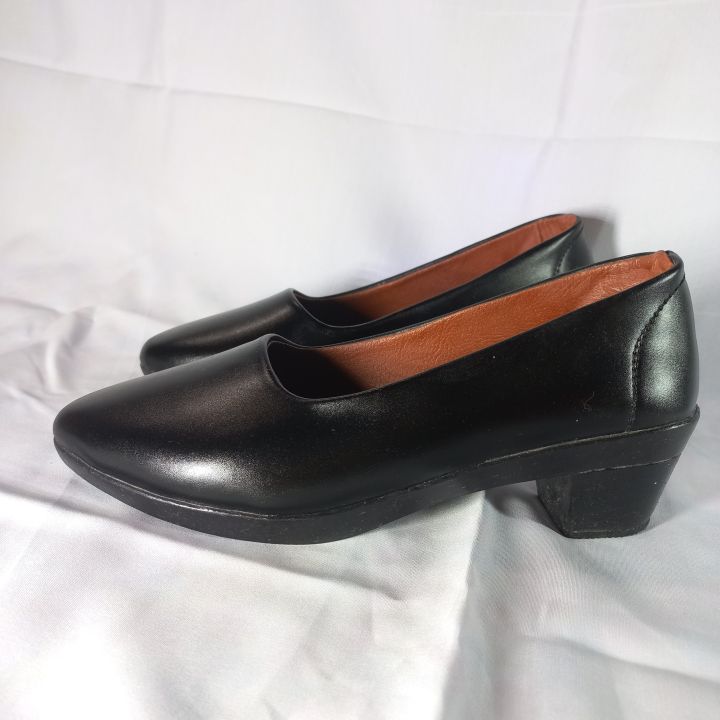 Black%20Leather%20Close%20Shoes%20For%20Women%20-%20Image%206