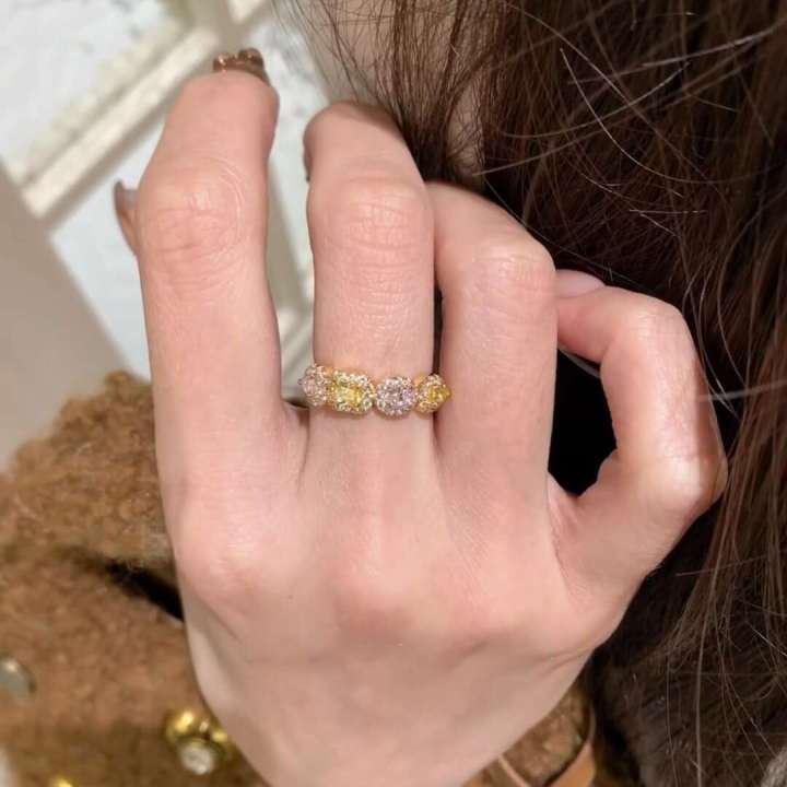 %5BCandy%20Color%20Treasure%5D%20Vintage%20Sparkling%20Full%20Dia%20Color-Block%20Sugar%20Cube%20for%20Women,%20Exquisite%20Light%20Niche%20Pink%20Yellow%20Index%20Finger%20Ring%20-%20Image%204