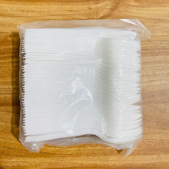 Disposable%20plastic%20Spoon%20-%20Image%203
