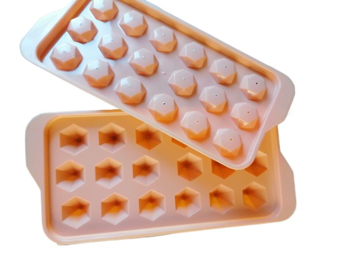 Ice%20Cube%20Tray%20Bin%20Ice%20Ball%20Maker%20Mold%20for%20Freezer%20with%20Container%20Mini%20Circle%20Ice%20Cube%20Tray%20Making%20Sphere%20Chilling%20Cocktail%20Whiskey%20Tea%20Coffee%20-%20Image%206