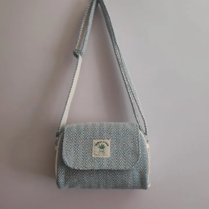 Hemp%20Women%20Stylish%20Side%20Bag%20-%209Inch%20-%20Bags%20%7C%20Hemp%20Bags%20For%20Women%20%7C%20Side%20Bags%20For%20Women%20%7C%20Shoulder%20Bags%20-%20Image%203